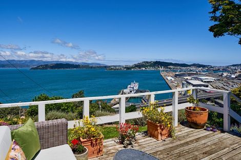 Photo of property in 137 Barnard Street, Wadestown, Wellington, 6012