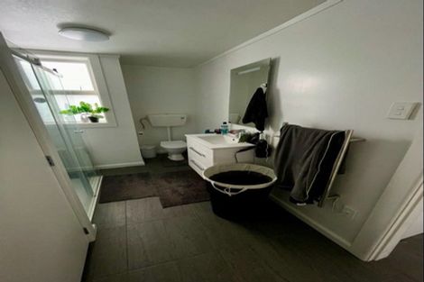 Photo of property in 25 Sugarloaf Road, Brooklyn, Wellington, 6021