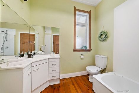 Photo of property in 8 Ruahine Street, Hataitai, Wellington, 6021