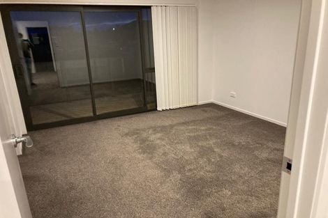 Photo of property in 4/60 Hayfield Way, Karaka, Papakura, 2580