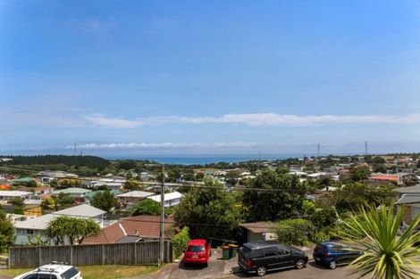 Photo of property in 14 Mount View Place, Spotswood, New Plymouth, 4310