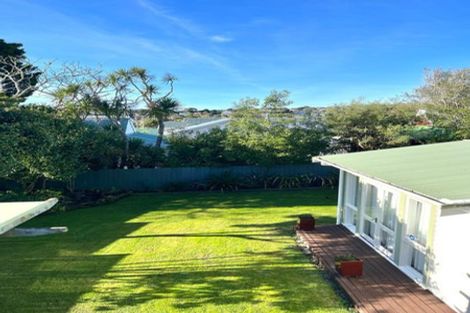 Photo of property in 37 Beauchamp Street, Karori, Wellington, 6012