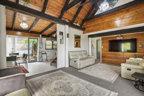 Photo of property in 9 Poplar Road, Stanmore Bay, Whangaparaoa, 0932