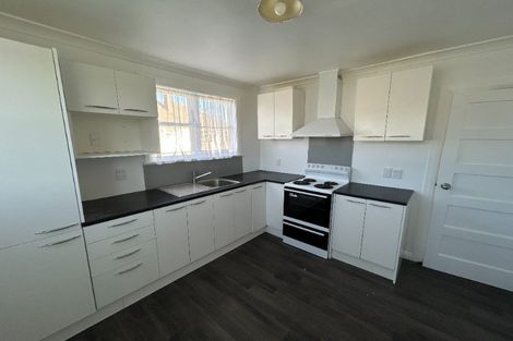 Photo of property in 35-37 Goldsmith Crescent, Levin, 5510