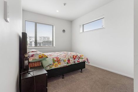 Photo of property in 25 Potter Avenue, Northcote, Auckland, 0627