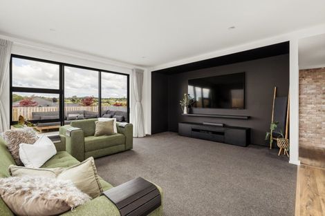 Photo of property in 1 Kiritiana Close, Pyes Pa, Tauranga, 3112