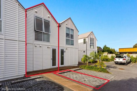 Photo of property in 12 Titoki Close, Matakana, 0985