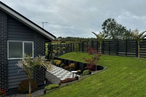 Photo of property in 17 Rowles Road, Pukekohe, 2120
