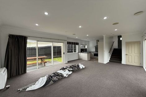 Photo of property in 40c Ruskin Road, Newlands, Wellington, 6037