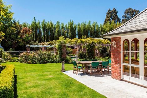 Photo of property in 163 Gardiners Road, Harewood, Christchurch, 8051