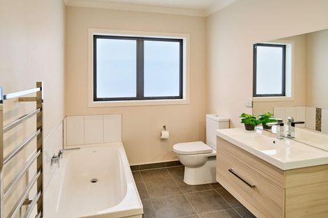 Photo of property in 96 Endeavour Drive, Whitby, Porirua, 5024