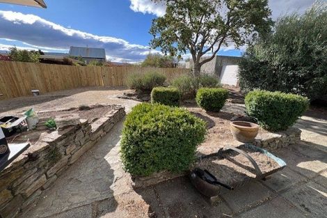 Photo of property in 30 Clutha Street, Alexandra, 9320