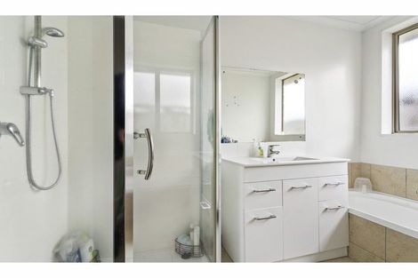 Photo of property in 9 Les Marston Place, Pukekohe, 2120