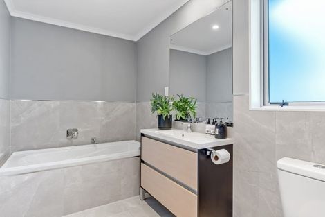 Photo of property in 9 Symes Drive, Red Beach, 0932