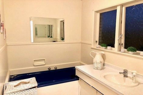 Photo of property in 20 Himalaya Drive, Half Moon Bay, Auckland, 2012