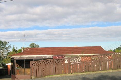 Photo of property in 26 Waimumu Road, Massey, Auckland, 0614