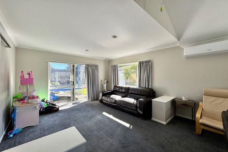 Photo of property in 12 Mellefont Close, East Tamaki Heights, Auckland, 2016