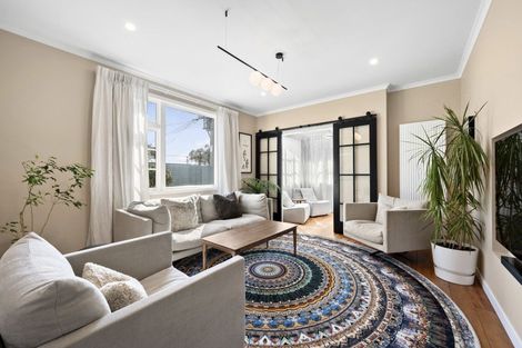 Photo of property in 6 Kowhai Street, Eastbourne, Lower Hutt, 5013