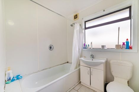Photo of property in 14 Evans Road, Weymouth, Auckland, 2103