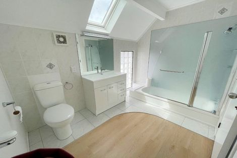 Photo of property in 3/90 Aberdeen Road, Campbells Bay, Auckland, 0620