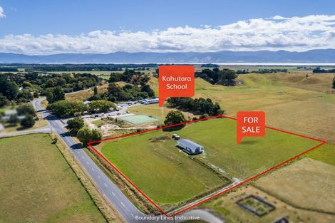Photo of property in 968 Kahutara Road, Kahutara, 5771