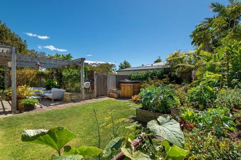 Photo of property in 2/13 Montgomery Avenue, Belmont, Auckland, 0622