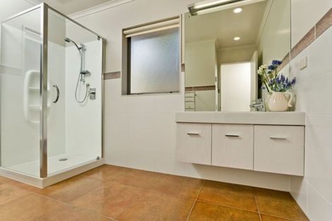 Photo of property in 26 Laurel Oak Drive, Schnapper Rock, Auckland, 0632