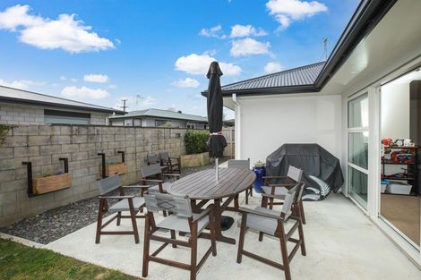 Photo of property in 28u3 Heath Street, Saint Andrews, Hamilton, 3200