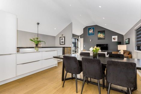 Photo of property in 106 Silverstream Road, Crofton Downs, Wellington, 6035