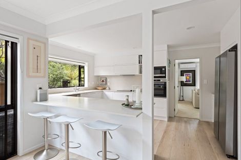 Photo of property in 33 Homewood Place, Chatswood, Auckland, 0626
