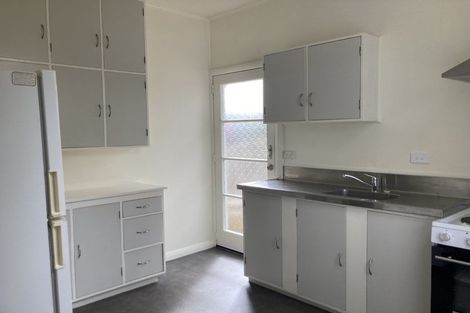 Photo of property in 98a Northland Road, Northland, Wellington, 6012