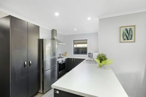 Photo of property in 100 Farmer Crescent, Taita, Lower Hutt, 5011