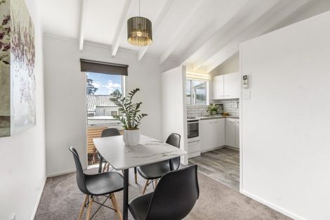 Photo of property in 1/46 Chippendale Crescent, Birkdale, Auckland, 0626