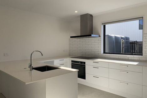 Photo of property in 18 Hema Road, Hobsonville, 0616