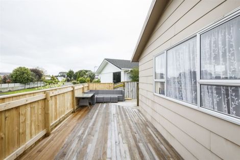 Photo of property in 61 Hillcrest Drive, Kelvin Grove, Palmerston North, 4414