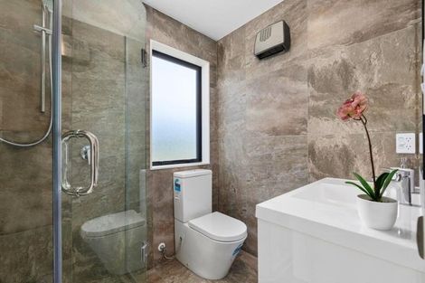 Photo of property in 14 Waihou Crescent, Albany Heights, Auckland, 0632
