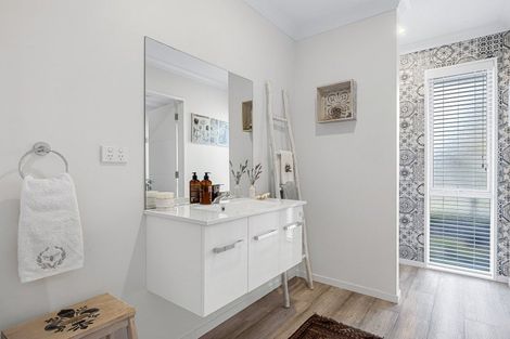 Photo of property in 1 Franklin Drive, Rangiora, 7400