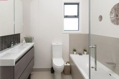 Photo of property in 1/124 Bucklands Beach Road, Bucklands Beach, Auckland, 2012