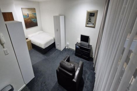 Photo of property in Atrium Apartments, 2h/154 The Terrace, Wellington Central, Wellington, 6011