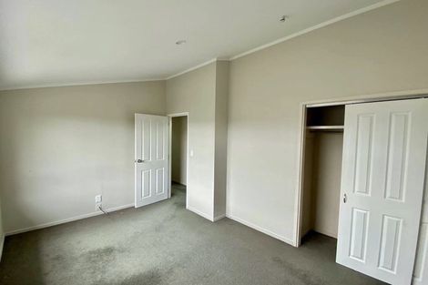 Photo of property in 11 Sumich Place, West Harbour, Auckland, 0618