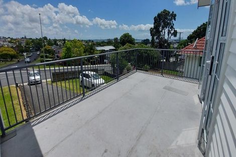 Photo of property in 129 Mcleod Road, Te Atatu South, Auckland, 0610