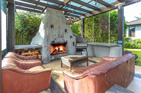 Photo of property in 13 Tudor Grove, Whitianga, 3510
