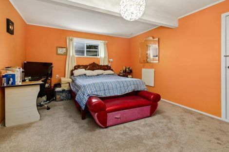 Photo of property in 37 Edgecombe Street, Newlands, Wellington, 6037