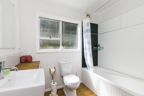 Photo of property in 137 Houghton Bay Road, Houghton Bay, Wellington, 6023