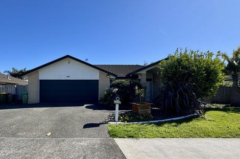 Photo of property in 12 Mellefont Close, East Tamaki Heights, Auckland, 2016