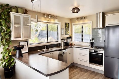 Photo of property in 131 Chelsea View Drive, Chatswood, Auckland, 0626