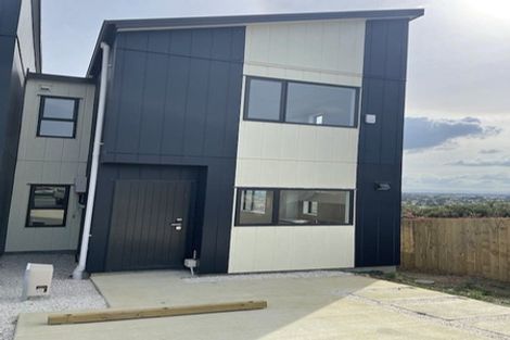 Photo of property in 9a Crestview Rise, Papakura, 2110
