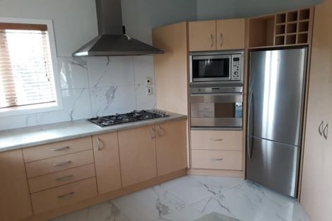 Photo of property in 16 Basil Place, Mount Pleasant, Christchurch, 8081