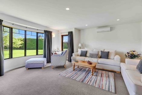 Photo of property in 27 Pohutukawa Drive, Levin, 5571