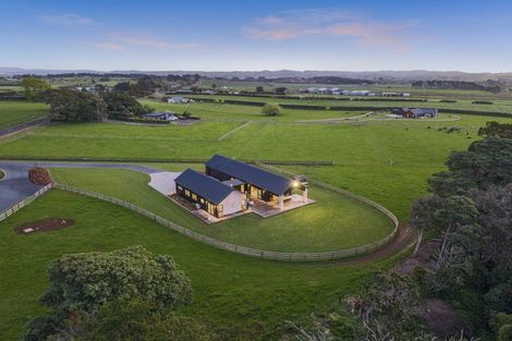 Photo of property in 58 Kidd Road, Waiuku, 2682